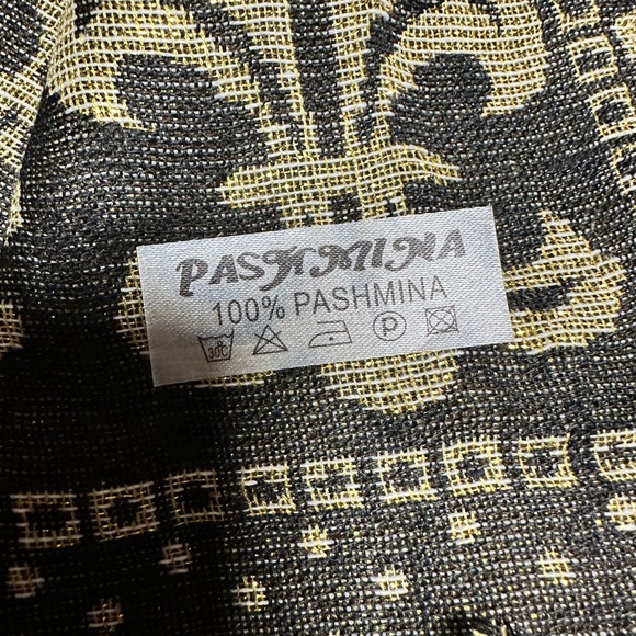 Elegant Gold and Black Scarf with Fleur-de-Lis Pattern 100% Pashmina - Picture 3 of 4